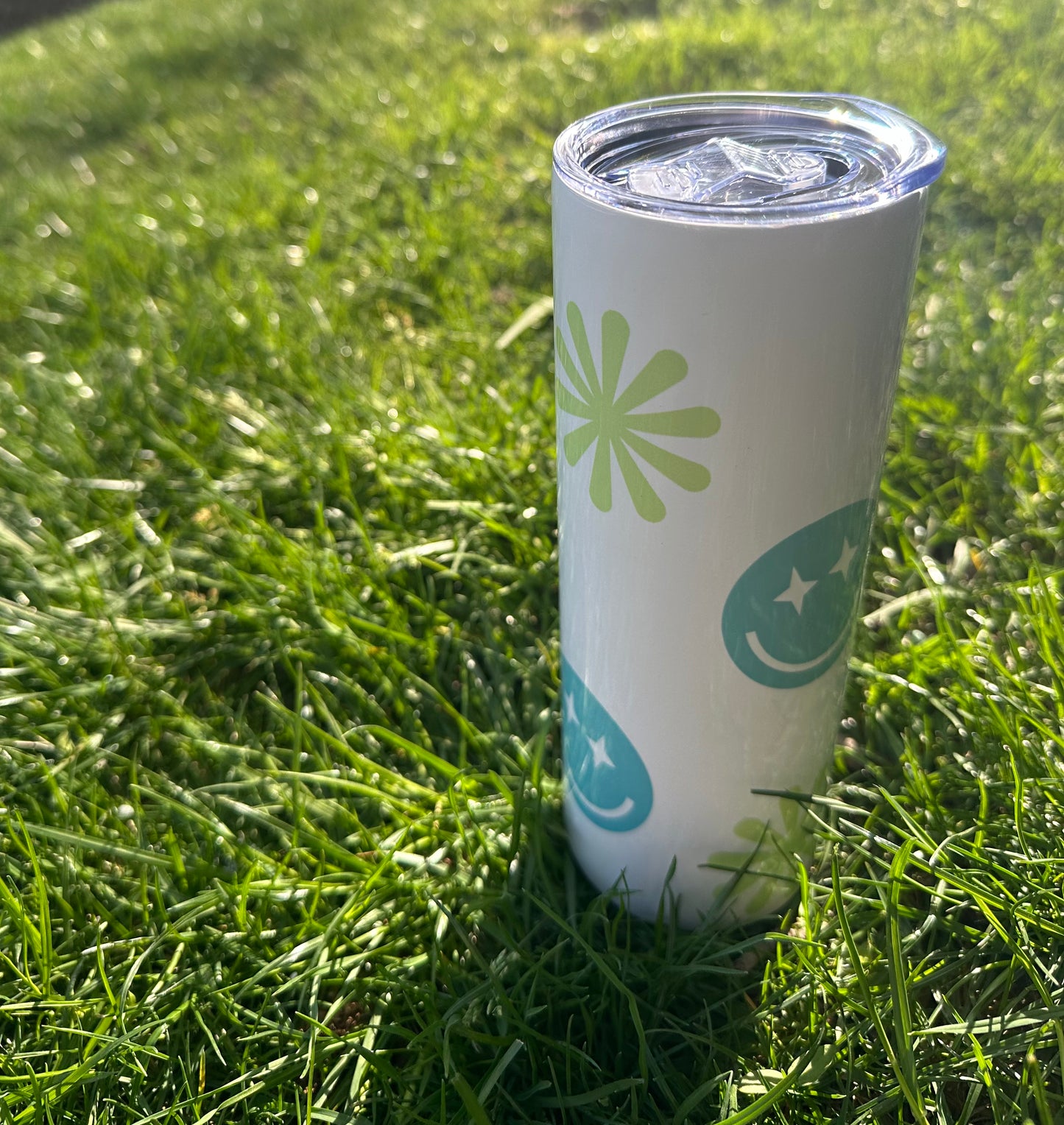 DIOS ES BUENO TUMBLER